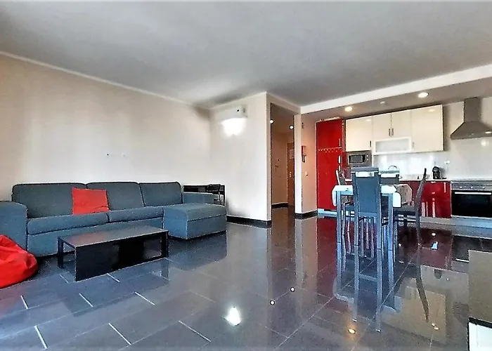 Rocha Tower 11c-11e アパート *