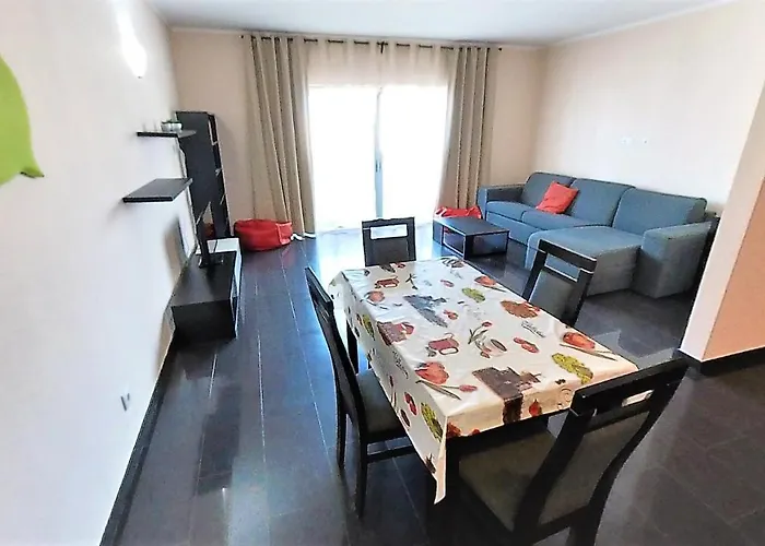 Rocha Tower 11c-11e アパート *