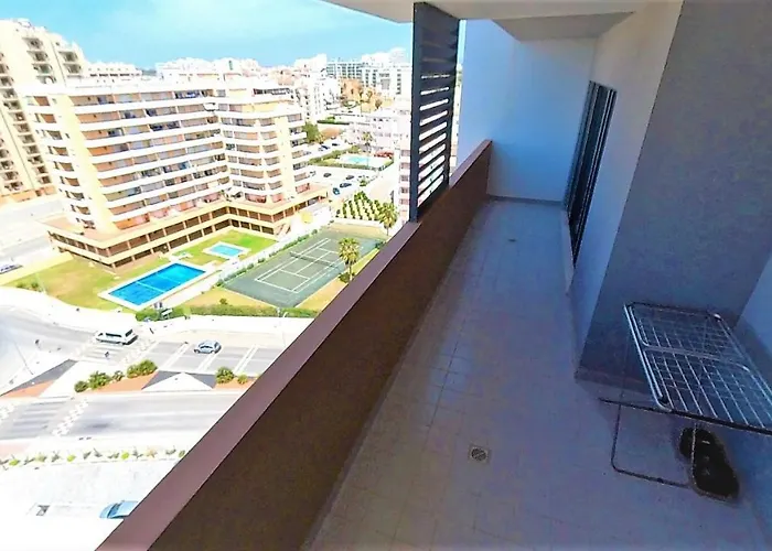 Rocha Tower 11c-11e アパート *