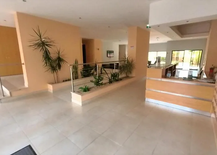 アパート Rocha Tower 11c-11e *