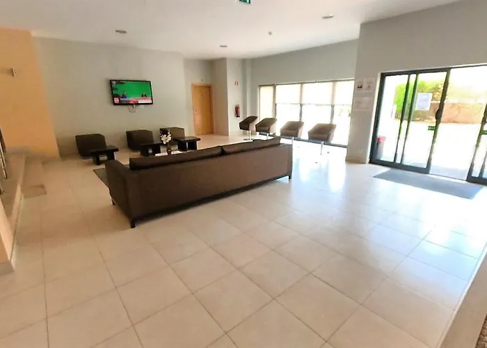 Rocha Tower 11c-11e アパート