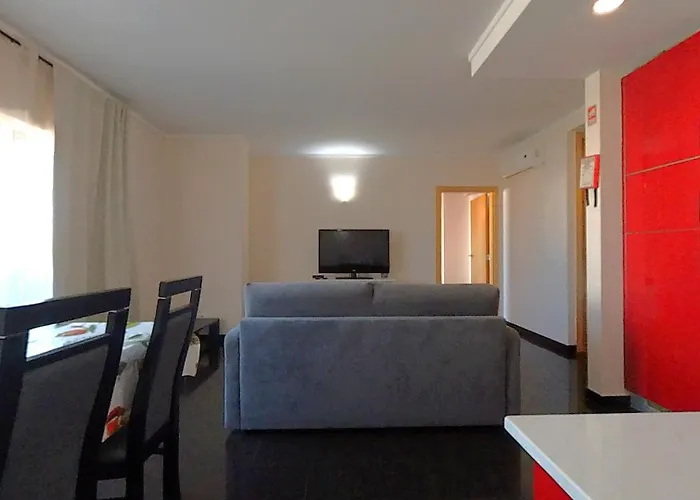 Rocha Tower 11c-11e アパート