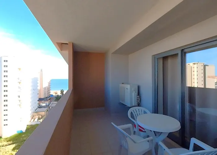 Rocha Tower 11c-11e アパート *