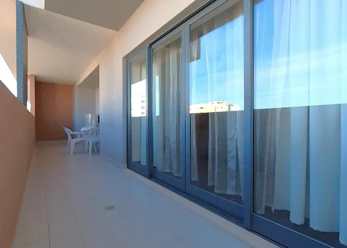 Rocha Tower 11c-11e アパート