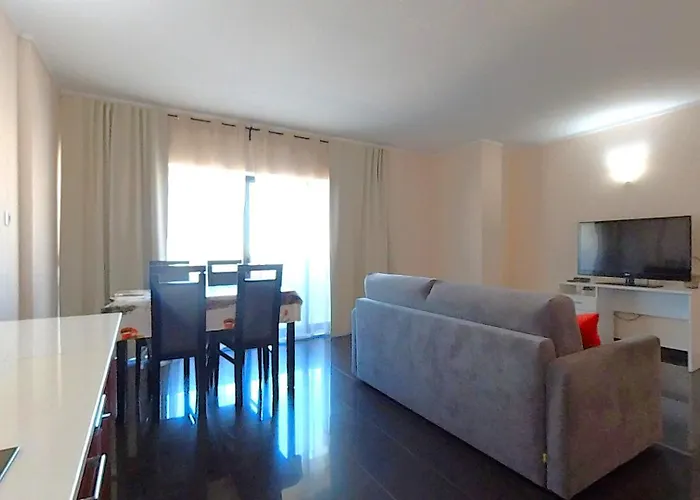 アパート Rocha Tower 11c-11e *