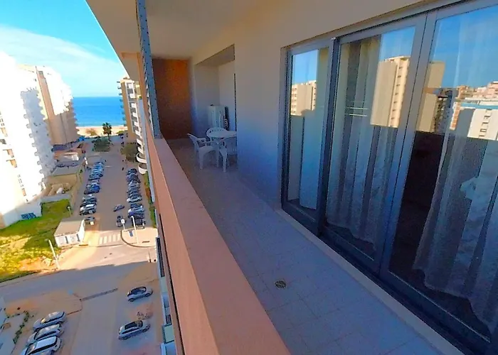 Rocha Tower 11c-11e アパート *