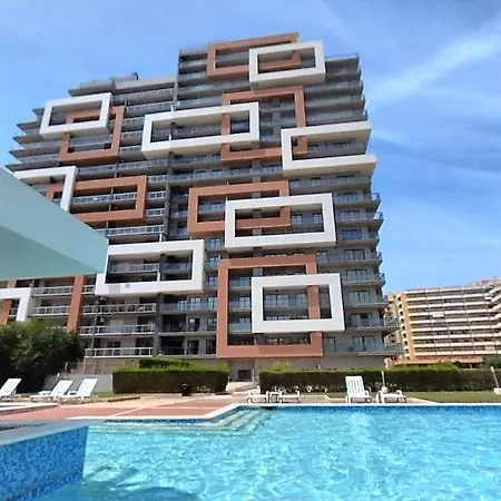 Apartment Turisticos Rocha Tower 4 *